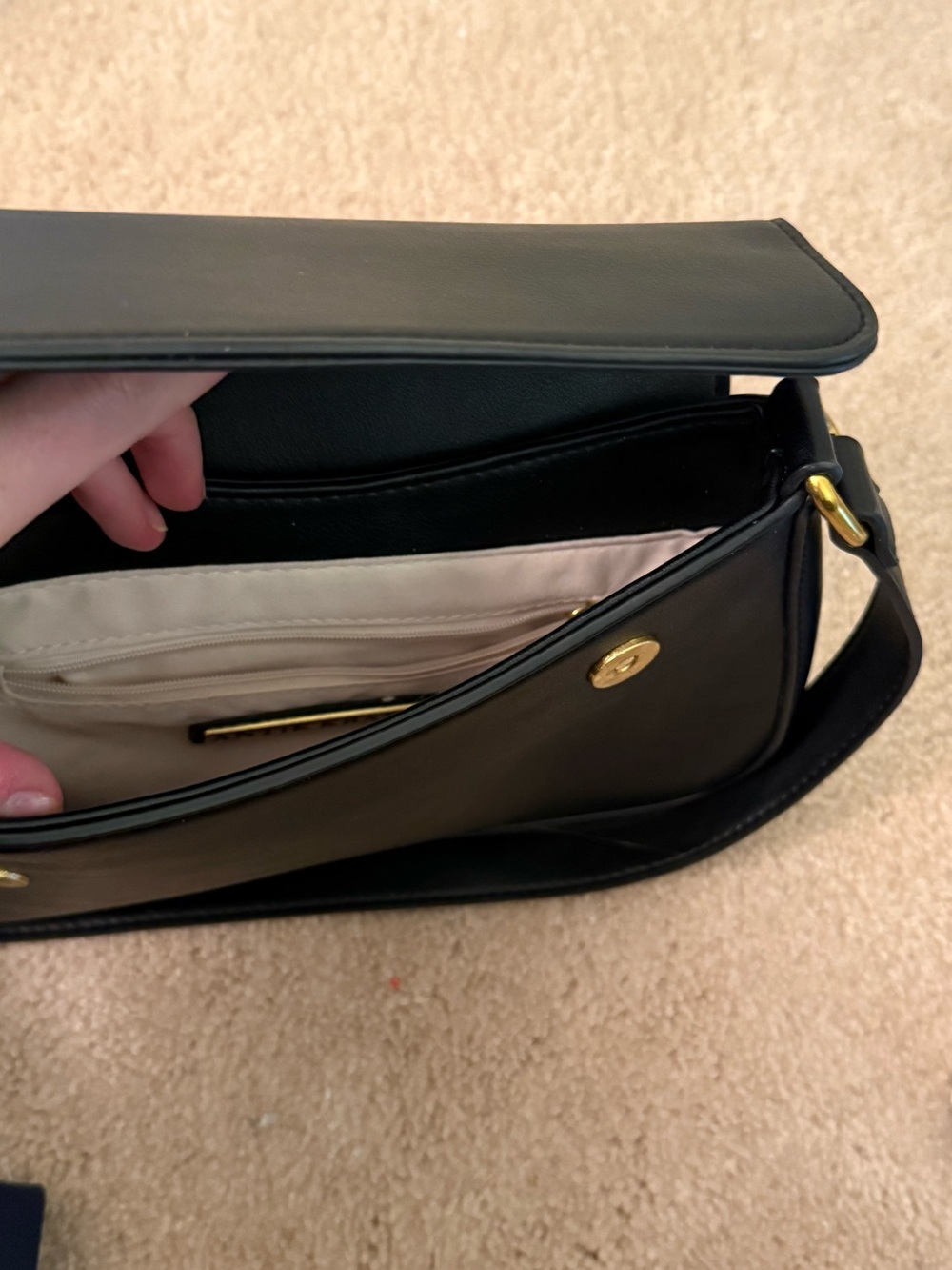 Classic Black Leather Shoulder Bag - Timeless Women's Crossbody - Picture 4 of 4